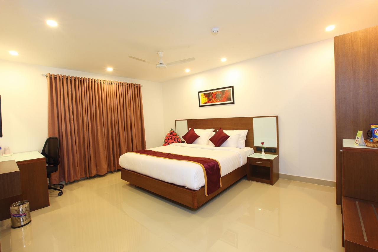 Hotel Park Residency Kozhencherry Kozhancheri Exterior photo